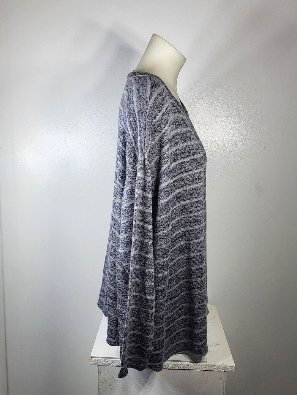 Cato Gray Striped Top Sz 18/20W - Picture 4 of 8